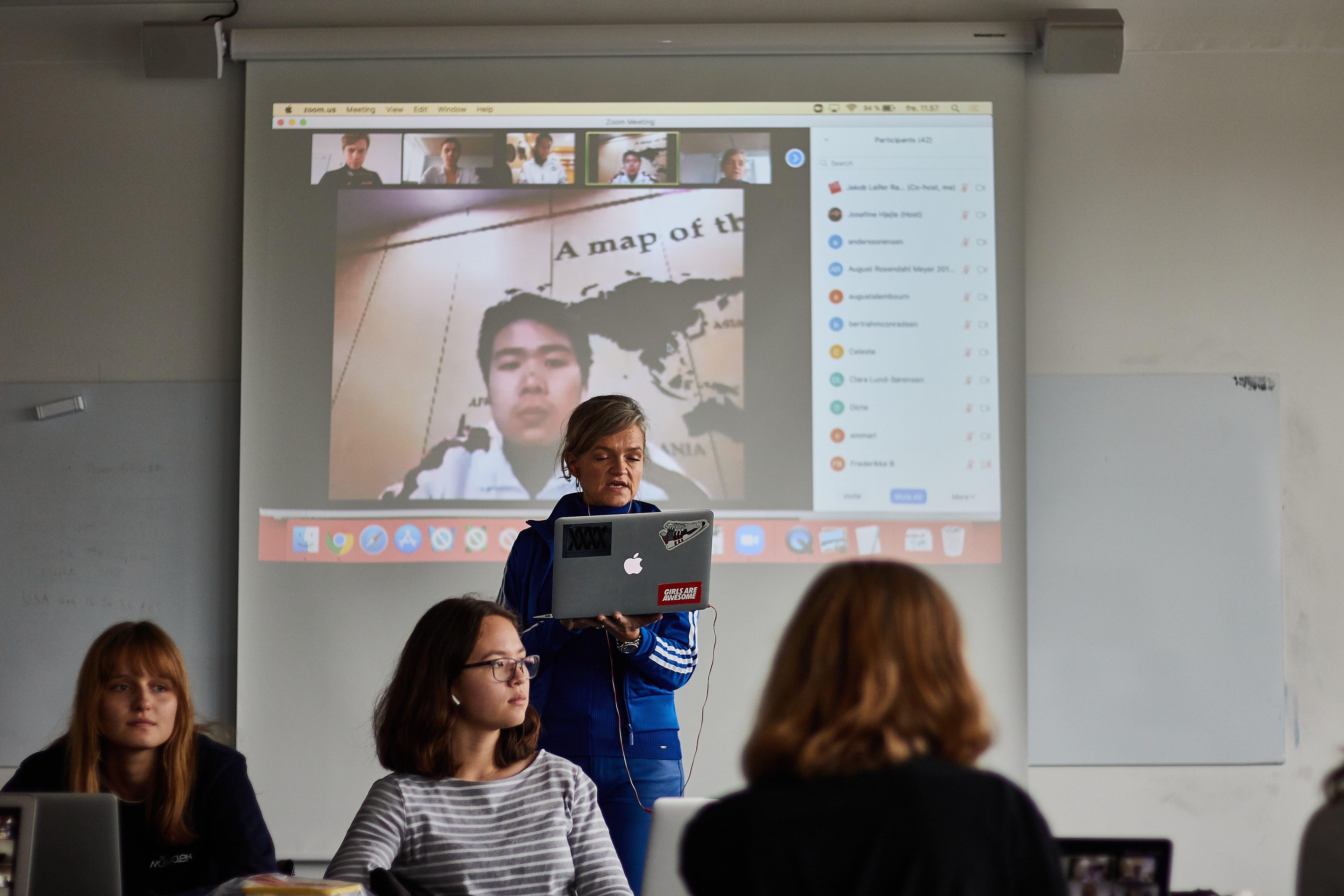 3.g'erne mødes virtuelt med deres partnerskoles elever