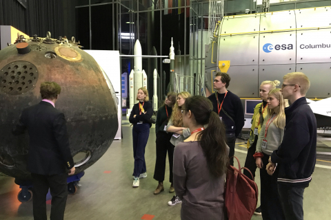 Scienceelever fra Rysensteen på besøg på ESAs tekniske hovedkvarter i Amsterdam